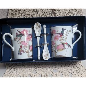 Audubon 2 fine porcelain mugs & 2 fine porcelain spoons, hummingbirds & Flowers